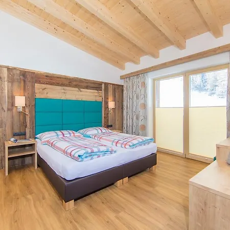 Haus Fidelis Riml 3* Sölden