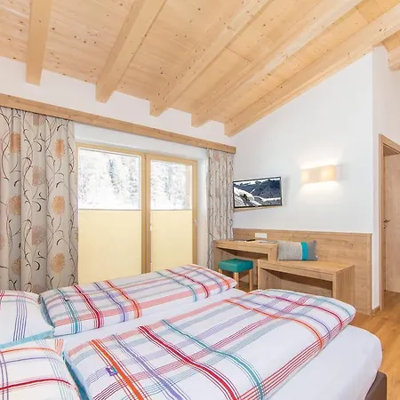 Konukevi Haus Fidelis Riml 3*